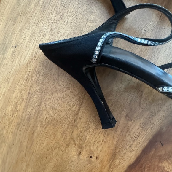 Vera Wang heels decorated by small crystals size 8 - Picture 5 of 9